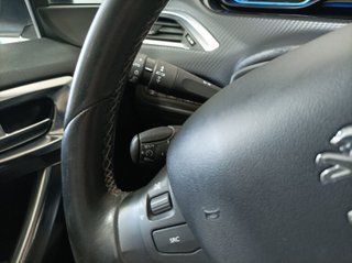 Peugeot 2008 1.6 BlueHDI 120CV Allure 5p