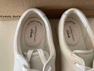 Clarks. Zapatillas sneakers piel. Talla 41