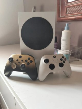 Consola Xbox Series S + 2 Controller