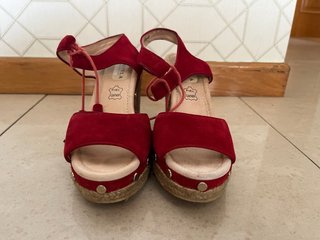 Tacones cuña rojos piel T.37