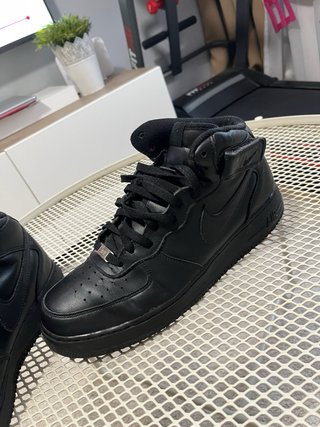 Nike Air Force 1 Mid Negras