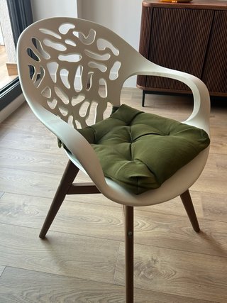 Sillas (3) Comedor Ikea Blancas y patas de madera