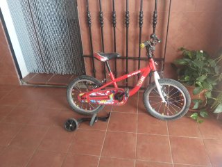 Bicicleta infantil B-PRO 16 con ruedines