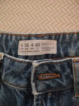 Zara Pantalón Corto Vaquero Desgastado Talla S