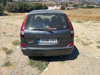 Nissan Almera 2004