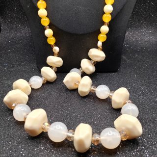 Collana lunga perline gialle e beige