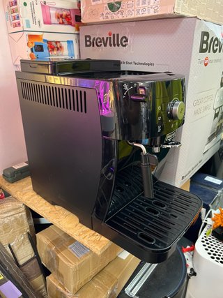 Cafetera DeLonghi Magnifica S Negra