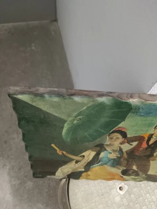 Cuadro antiguo tallado en madera