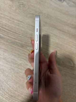 iPhone 13 Apple