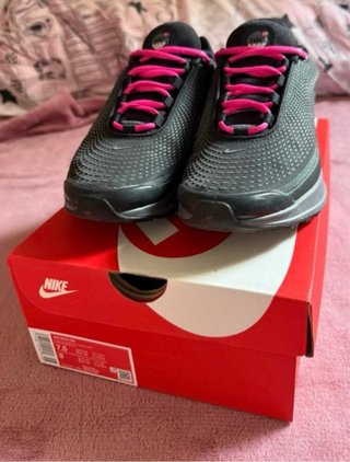 Zapatillas Nike Air Negras y Rosas