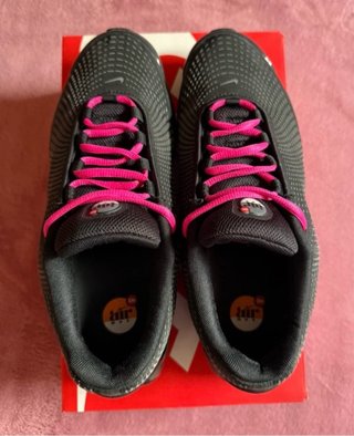 Zapatillas Nike Air Negras y Rosas