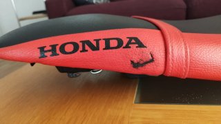 Asiento Honda FMX con rebaje