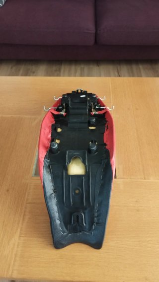 Asiento Honda FMX con rebaje