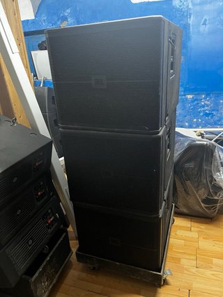 Altavoces Line Array JBL VRX932LAP y VRX918SP