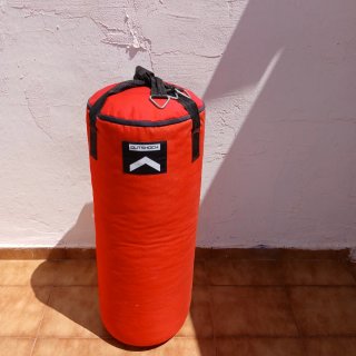 Saco de boxeo Outshock rojo