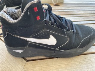 Zapatillas Nike Negras y Blancas