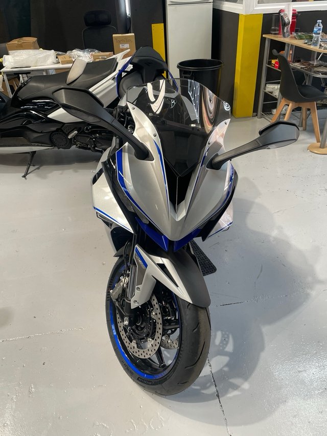 Zontes 703 R - Moto Deportiva Azul/Plata