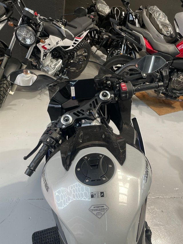 Zontes 703 R - Moto Deportiva Azul/Plata