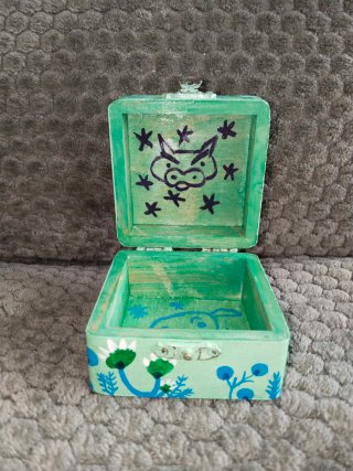 Caja verde Shin Chan