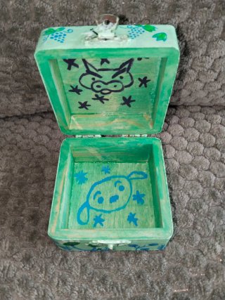 Caja verde Shin Chan