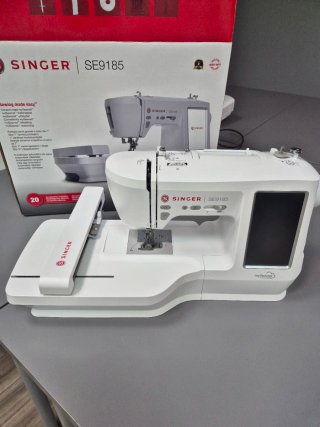 Máquina de coser y bordar Singer SE9185