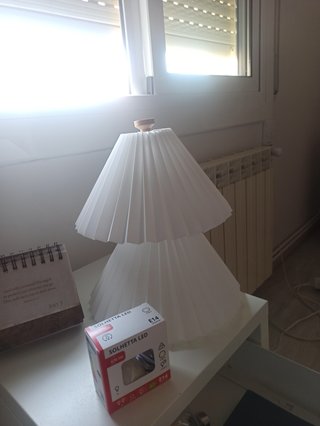 Lámpara de papel blanca Ikea