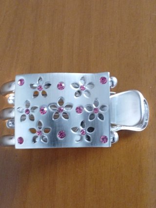 Pinza para el pelo con flores y pedrería