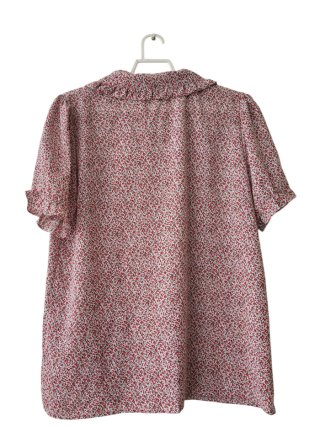 Blusa romántica floral