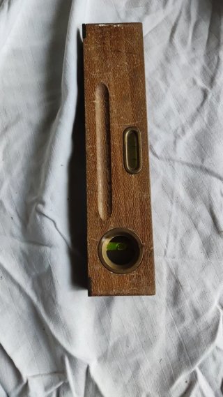 Nivel de madera vintage