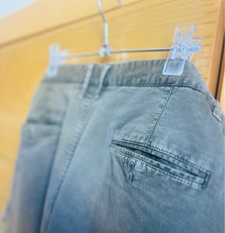Pantalones cargo verde oliva Across