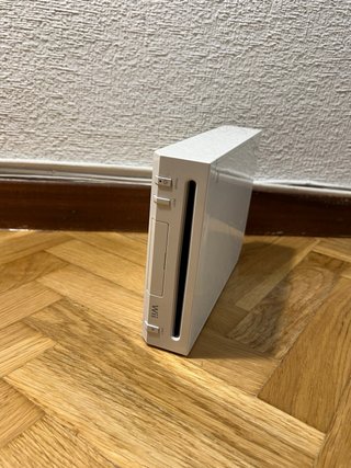 Nintendo Wii + Wii Sports + Cables