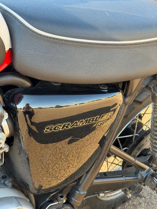 Triumph Scrambler 900 Roja y Blanca