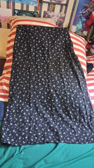 Falda Brandy Melville floral negra talla única