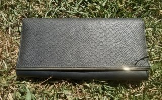 Bolso de Mano Negro con Cadena Dorada Fiesta
