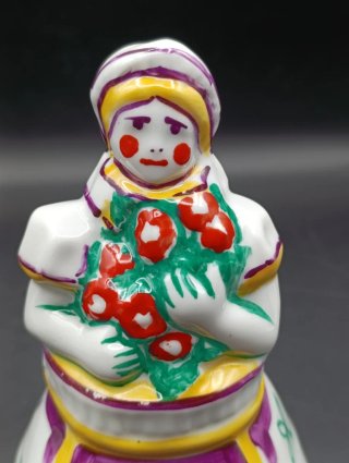 Figura campana porcelana Castro
