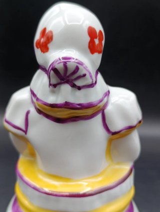 Figura campana porcelana Castro