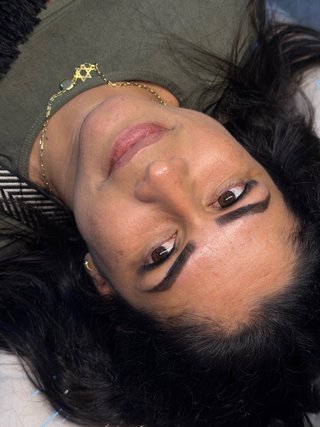 Servicio de cejas y pestañas