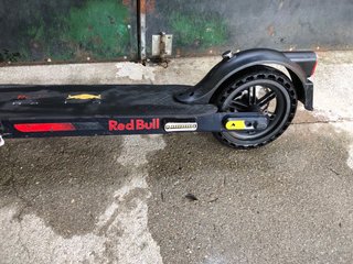Patinete eléctrico Red Bull (sin batería)