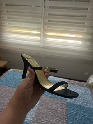 Sandalias de fiesta negras. Marca 1 to 3