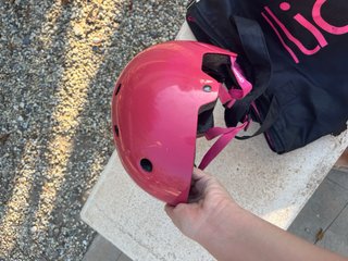 Patines infantiles rosas   + casco y protecciones