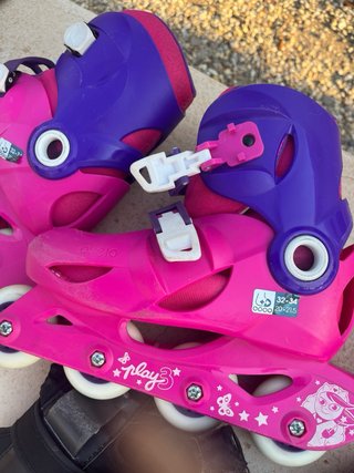 Patines infantiles rosas   + casco y protecciones