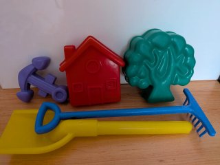 Juguetes de Playa: Casa, Árbol, Ancla, Pala y Rast