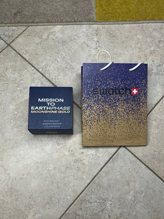 Omega x Swatch Moonswatch Earthphase Moonshinegold