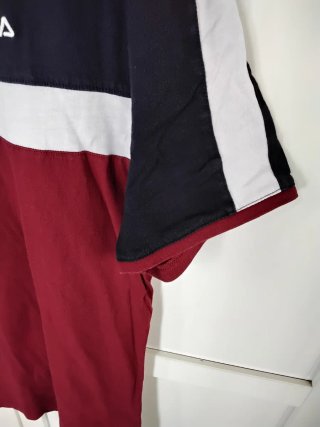 Camiseta Fila.
