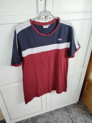 Camiseta Fila.