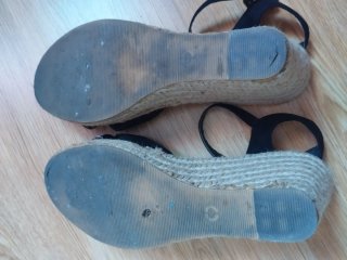 Sandalias cuña negras mujer