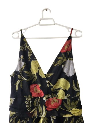 Vestido floral tirantes negro