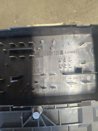 Caja fusibles Seat León II 2.0 TDI