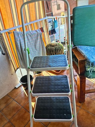 Escalera 3 peldaños muy estable
