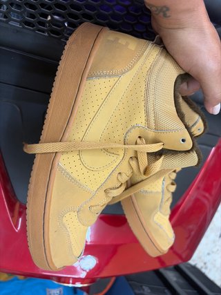 Zapatillas Nike Marrones y Amarillas